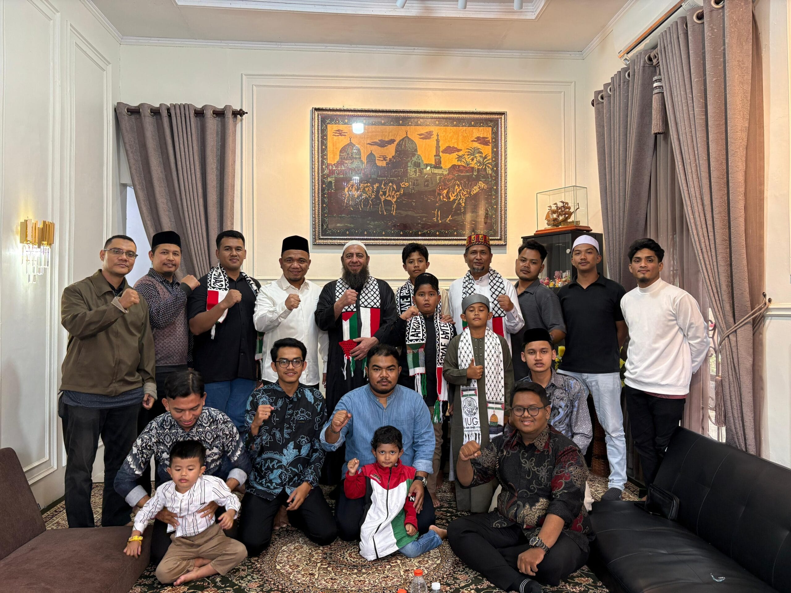 Foto Bersama Syaikh dan Pengurus Aceh