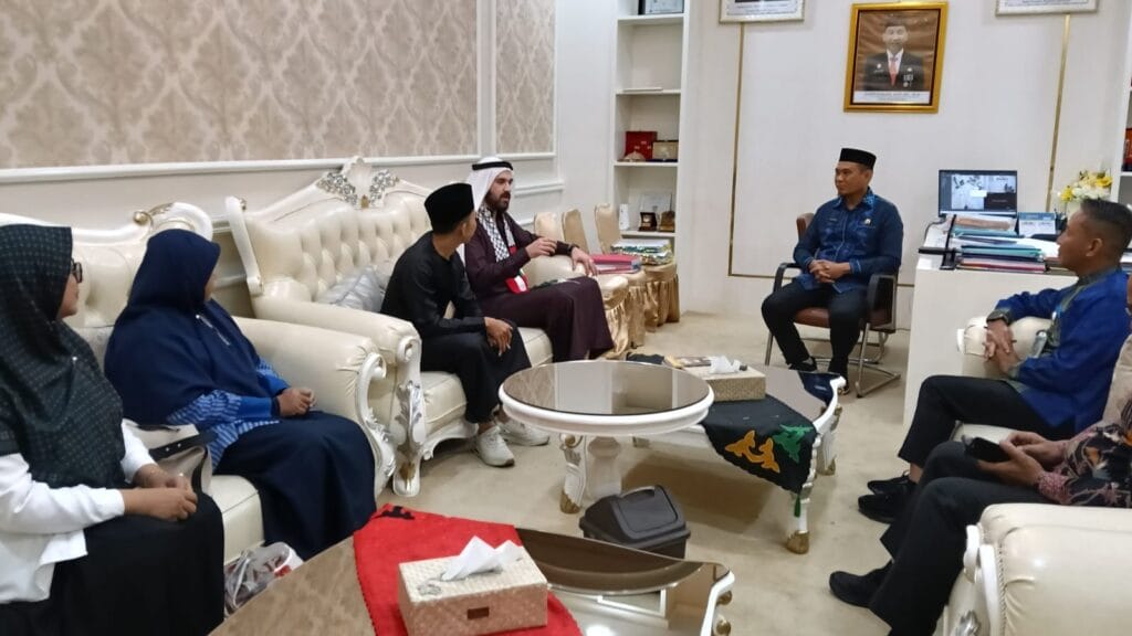 Silat ke pemkot kendari, di Terima lansung oleh jendral ASN.(SEKDA)